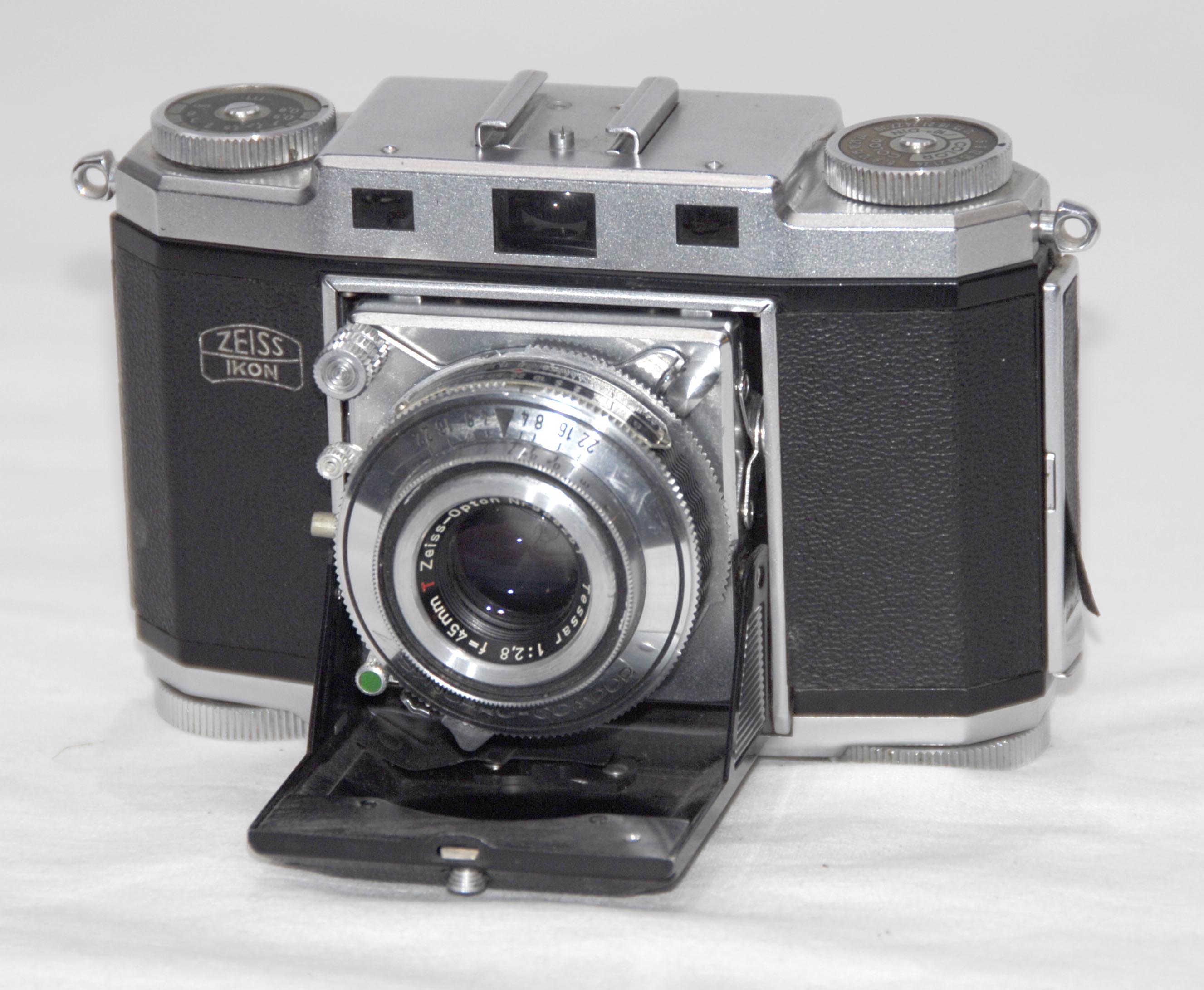 ZEISS IKON CONTINA II 524/24
